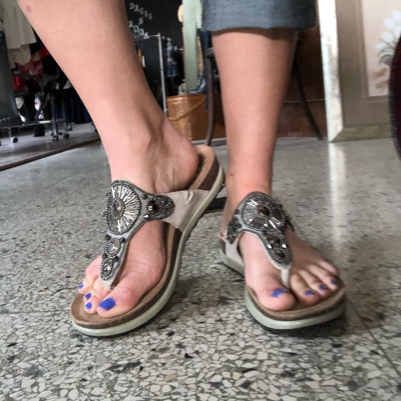 Shoes - Picture 4 of 7